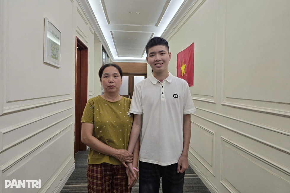 Từ cõi chết trở về, nam sinh 16 tuổi viết tiếp giấc mơ đến trường - 5 Từ cõi chết trở về, nam sinh 16 tuổi viết tiếp giấc mơ đến trường - 5