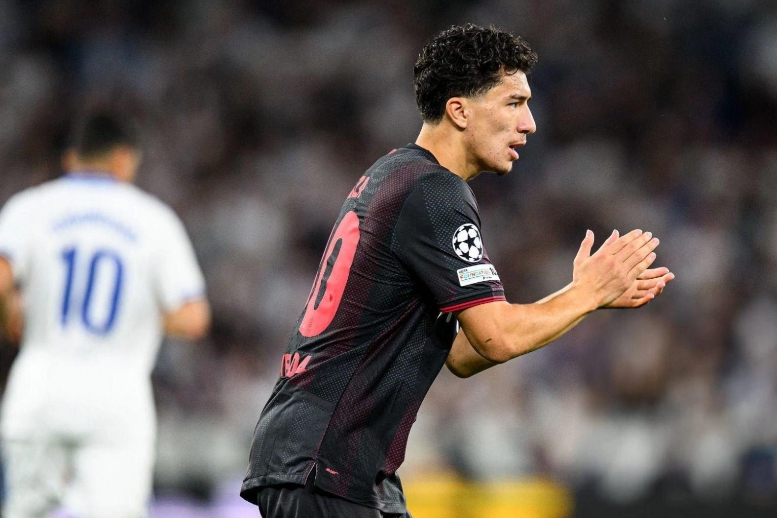 Cầu thủ gốc Việt đắt giá nhất thế giới làm nên lịch sử ở Champions League - 1