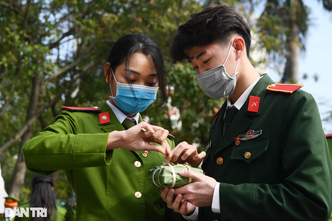 Chuyến xe mùa xuân đưa 300 học viên HV Cảnh sát nhân dân về quê đón Tết - 18 Chuyến xe mùa xuân đưa 300 học viên HV Cảnh sát nhân dân về quê đón Tết - 18