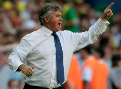 Người cũ Chelsea "tiến cử" Hiddink làm HLV trưởng