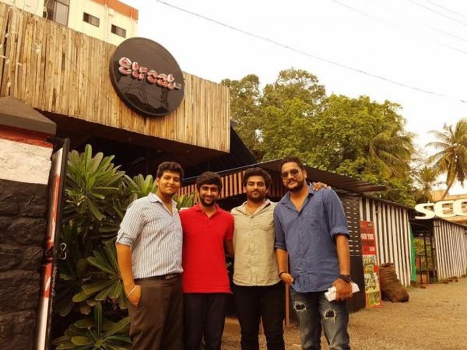 Lạ lùng tỷ phú dạy con: Đẩy con ra đường “không xu dính túi” - 2