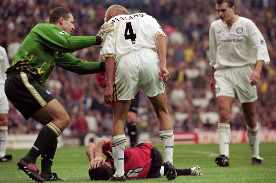Cú đạp rợn người của Roy Keane khiến cha của Haaland phải giải nghệ - 3 Cú đạp rợn người của Roy Keane khiến cha của Haaland phải giải nghệ - 3