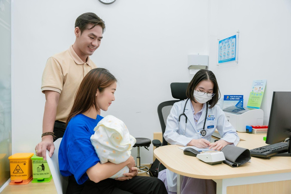 FPT Long Châu ra mắt dịch vụ vaccine Mua trọn gói - Trả từng phần - 2 FPT Long Châu ra mắt dịch vụ vaccine Mua trọn gói - Trả từng phần - 2