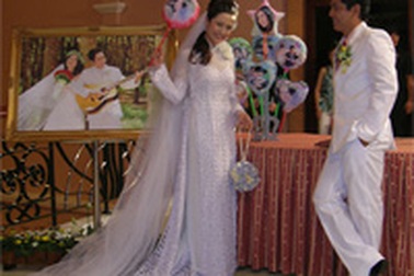 Một đám cưới giản dị, lãng mạn và ấn tượng 