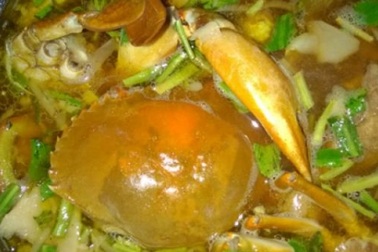 Lạ miệng món lẩu cua biển có vị sườn heo non