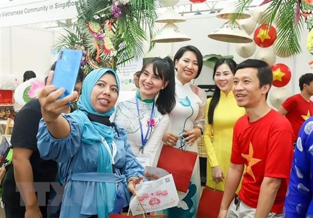 Dấu ấn tích cực của cộng đồng người Việt tại Singapore - 1 Dấu ấn tích cực của cộng đồng người Việt tại Singapore - 1