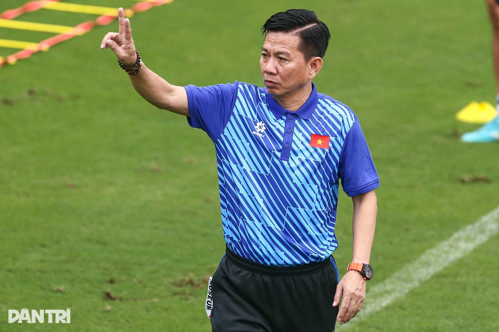 Đình Bắc hứng khởi tập luyện cùng U23 Việt Nam - 3 Đình Bắc hứng khởi tập luyện cùng U23 Việt Nam - 3