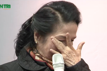 NSND Trà Giang nghẹn ngào kể lại kỷ niệm bộ áo dài đầu tiên trong đời