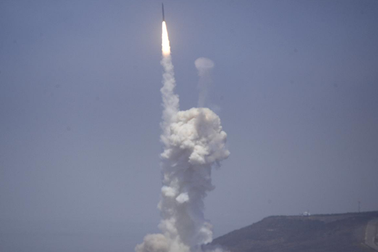 Mỹ cắt giảm ngân sách tên lửa