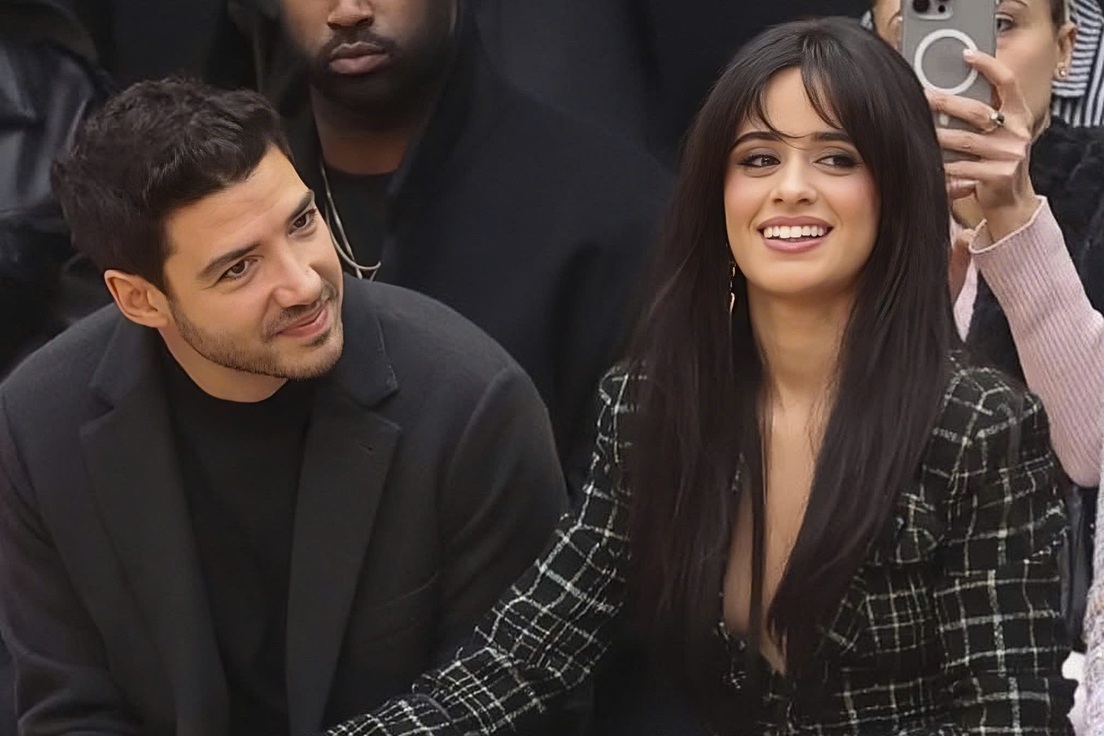 Quen bạn trai tỷ phú USD, ca sĩ Camila Cabello thăng hạng gu thời trang