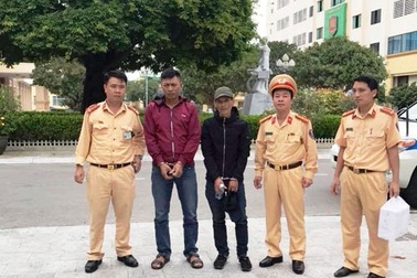 Bắt xe vi phạm giao thông, phát hiện hơn 2 kg ma túy đá