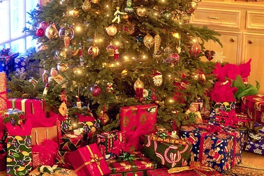 Giới triệu phú chi bao nhiêu tiền mua quà Giáng sinh?