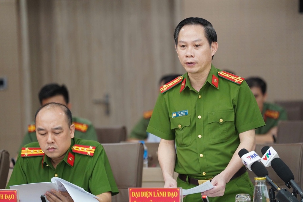 Vi Ngộ nhiều lần đưa hối lộ để chạy án cho đàn anh Hòa Chua - 1