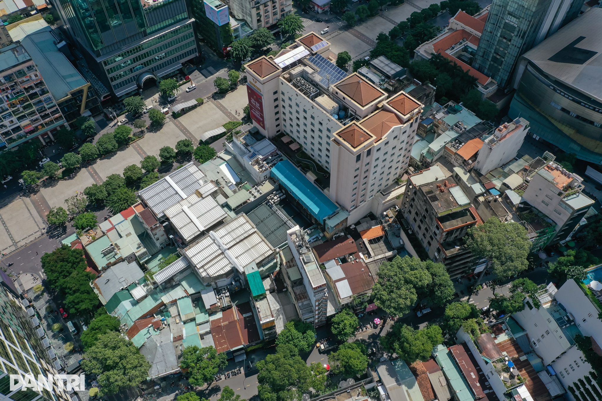 Bayan Truong My Lan'ın davanın sonuçlarını düzeltmek için kullanmak istediği süper projenin yakın çekimi - 1 Cận cảnh siêu dự án bà Trương Mỹ Lan muốn dùng khắc phục hậu quả vụ án - 1