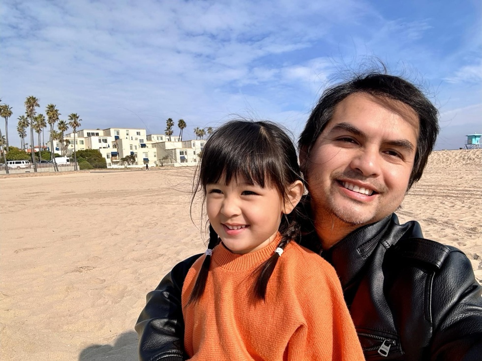 Mẹ Đức Tiến: Con tôi ở Mỹ từng làm shipper, không sướng như người ta nói - 4