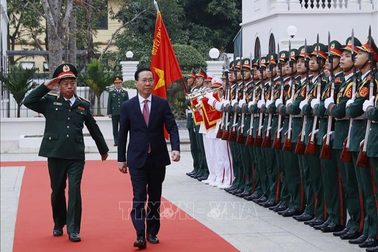 Chủ tịch nước Võ Văn Thưởng kiểm tra công tác sẵn sàng chiến đấu của Bộ đội Đặc công