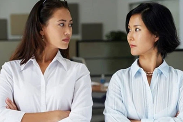 Mẹ chồng chê cháu gái như "vịt trời", nàng dâu ra quyết định sốc