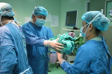 Đà Nẵng: Hơn 100 bé ra đời bằng phương pháp thụ tinh ống nghiệm