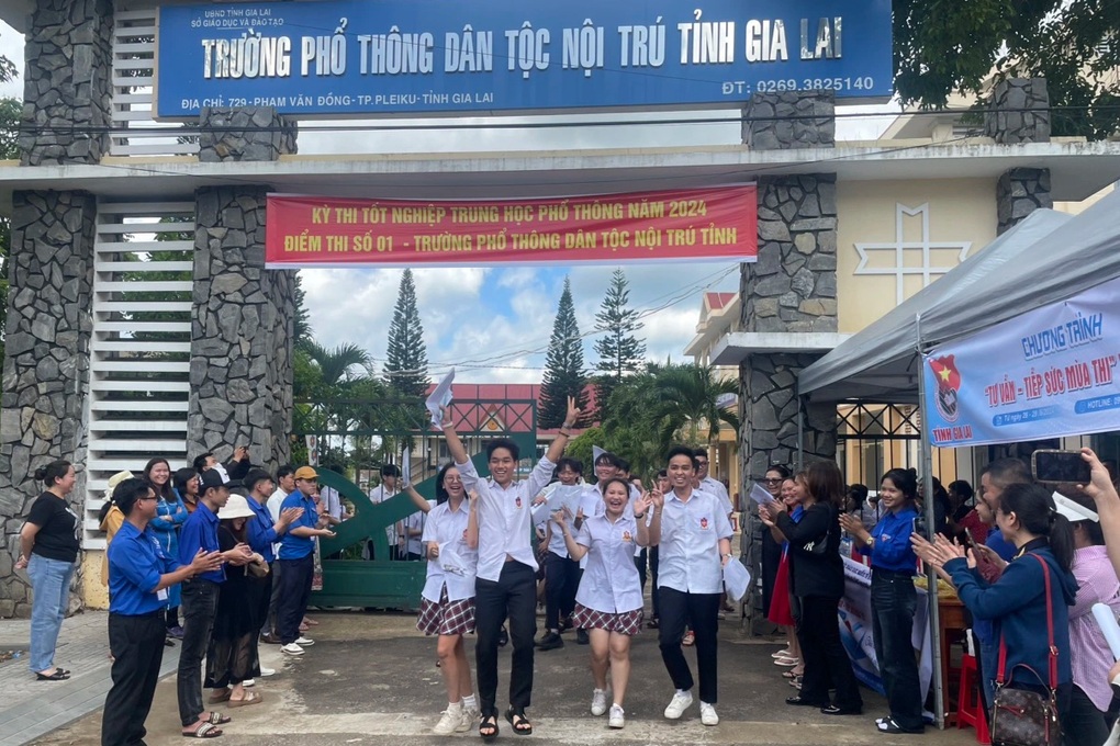 Những sĩ tử đặc biệt vượt vũ môn - 3 Những sĩ tử đặc biệt vượt vũ môn - 3