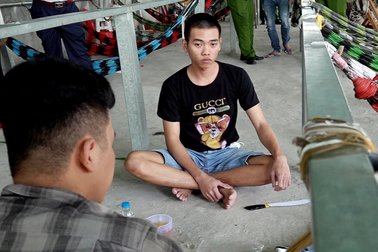 Bị chê "có dao không dám đâm ai", thanh niên đâm chết bạn nhậu