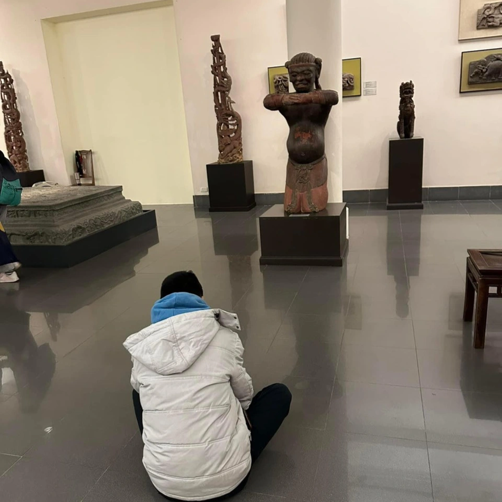 Mẹ tìm nghìn cách lạ nuôi con tự kỷ: Ru bằng xe máy, nói chuyện với gương - 3