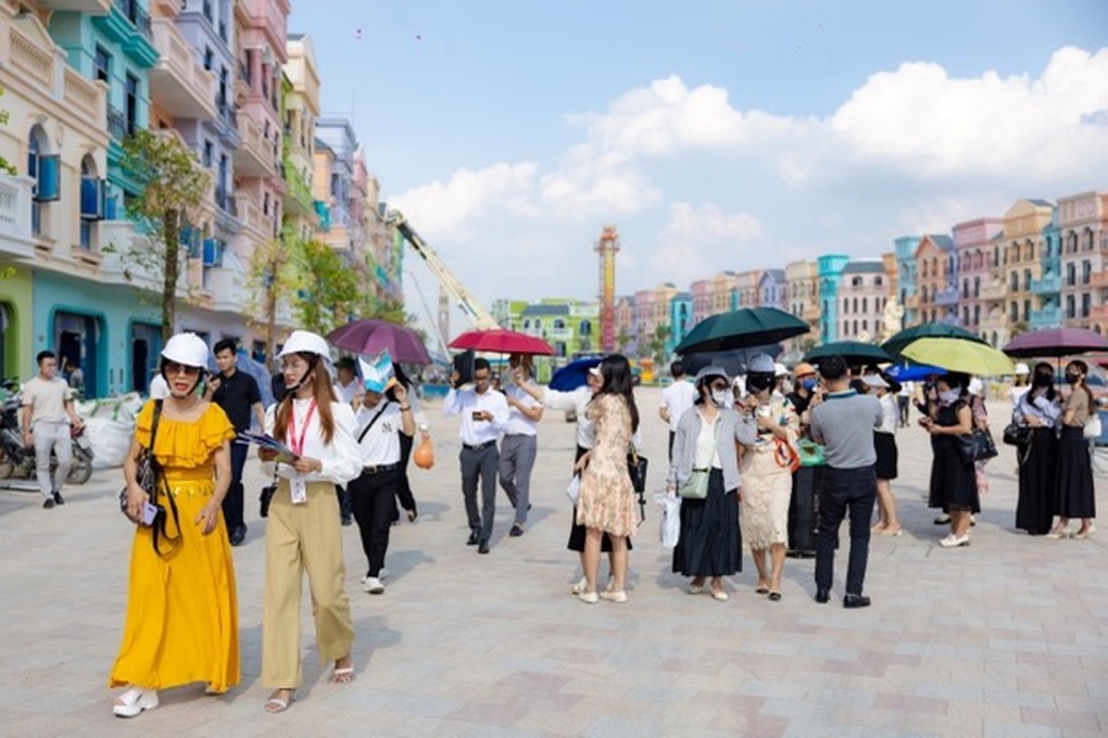 CEO Queen Land: Ít có nghề nào tạo thu nhập đột phá như tư vấn bất động sản - 3 CEO Queen Land: Ít có nghề nào tạo thu nhập đột phá như tư vấn bất động sản - 3