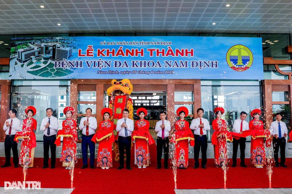 Khánh thành bệnh viện nghìn tỷ sau 18 năm khởi công ở Nam Định - 3 Khánh thành bệnh viện nghìn tỷ sau 18 năm khởi công ở Nam Định - 3
