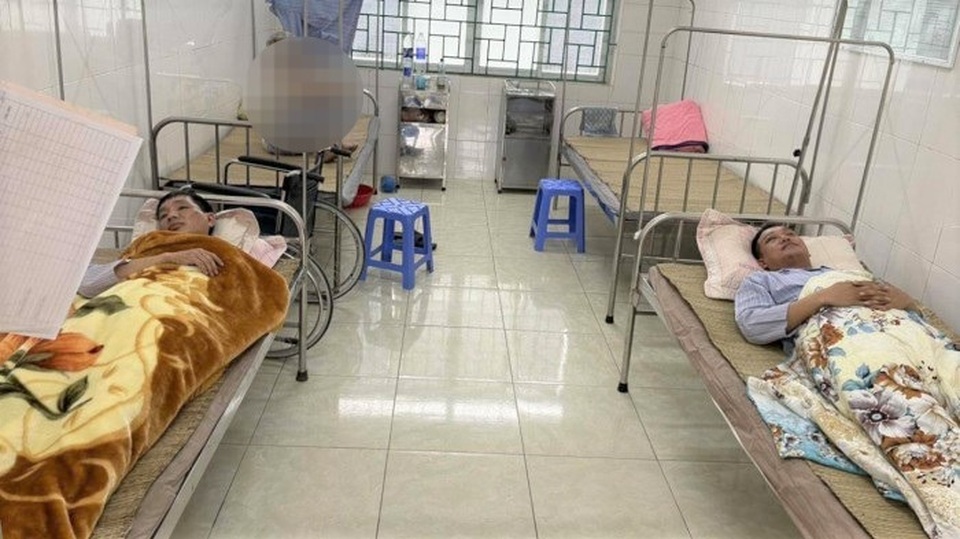CSGT vật lộn như phim khống chế đôi vợ chồng vận chuyển ma túy - 1 CSGT vật lộn như phim khống chế đôi vợ chồng vận chuyển ma túy - 1