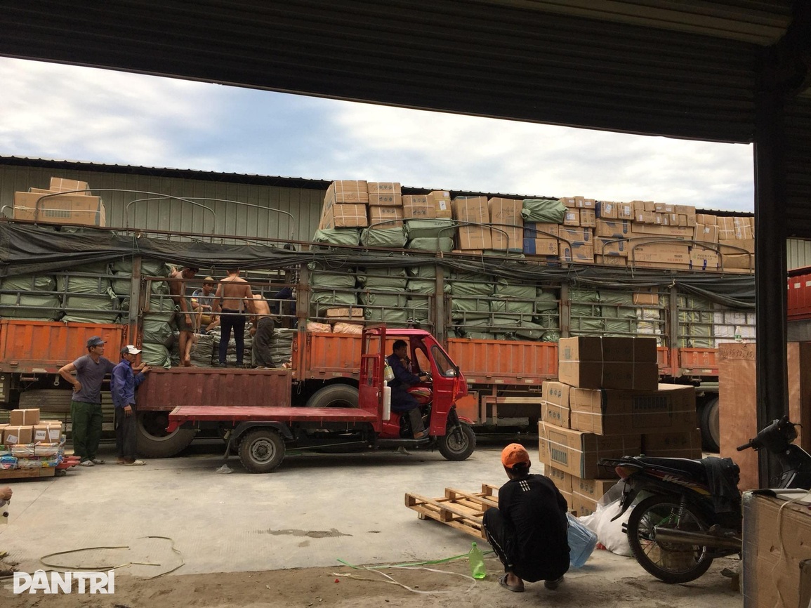 Dân buôn hàng Trung Quốc đêm mất ngủ, ngày đi câu giết thời gian - 1 Dân buôn hàng Trung Quốc đêm mất ngủ, ngày đi câu giết thời gian - 1