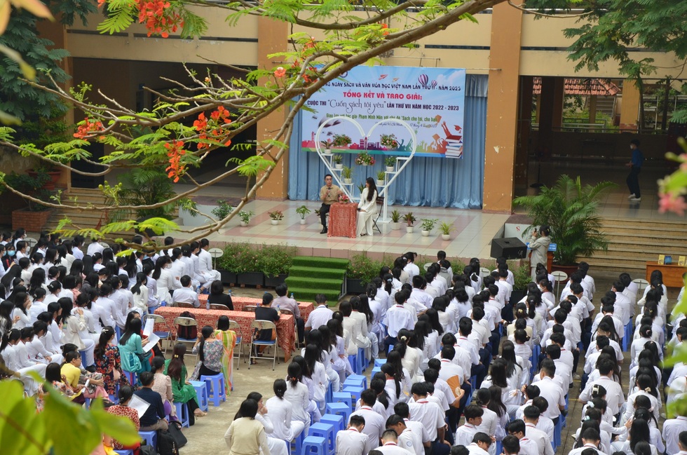 Những tiết chào cờ… không còn áp lực thi đua hay kết tội - 4 Những tiết chào cờ… không còn áp lực thi đua hay kết tội - 4