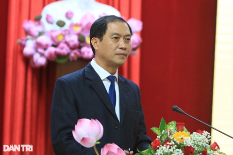 Giám đốc Sở than không đủ khả năng trả lương viên chức