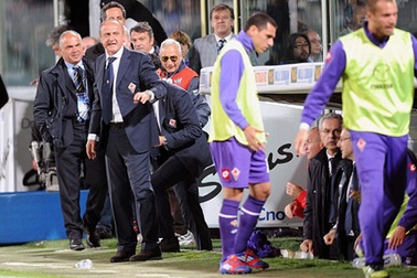 Cựu HLV của Fiorentina nhận án treo 3 tháng vì tội đánh học trò