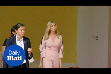 Ivanka Trump thanh lịch và quyến rũ