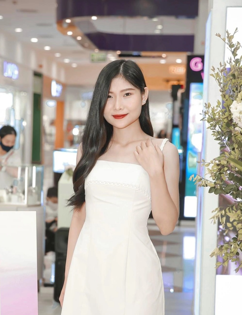 Nữ sinh trường Báo gây chú ý với loạt video dạy luyện giọng, giả giọng - 6 Nữ sinh trường Báo gây chú ý với loạt video dạy luyện giọng, giả giọng - 6