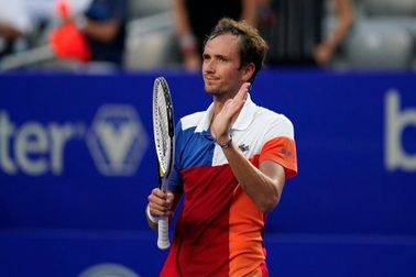 Medvedev trở thành tay vợt thứ 27 giữ ngôi số một thế giới