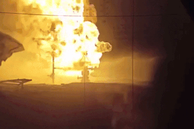 Video Nga bắn đạn pháo chống tăng vào giếng dầu để dập hỏa hoạn