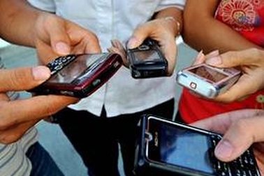 Không để học sinh dùng điện thoại di động tùy tiện