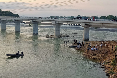 Người đàn ông đánh cá bị nước cuốn mất tích