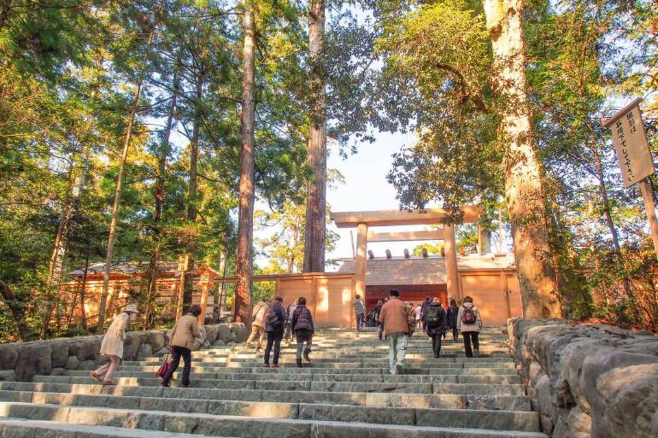 Những đền chùa linh thiêng người Nhật thường đến cầu nguyện dịp năm mới - 1