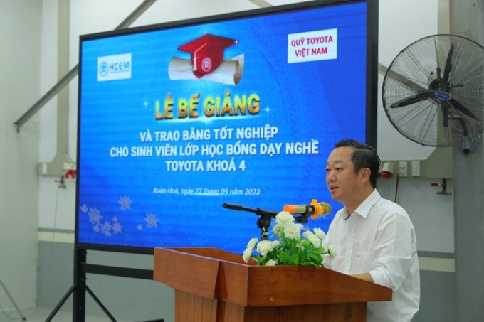 Thầy Đồng Văn Ngọc, Hiệu trưởng trường Cao đẳng Cơ điện Hà Nội phát biểu