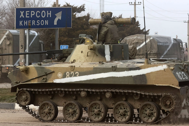 Ukraine phản công mạnh ở miền Nam, Nga chuyển sang phòng ngự