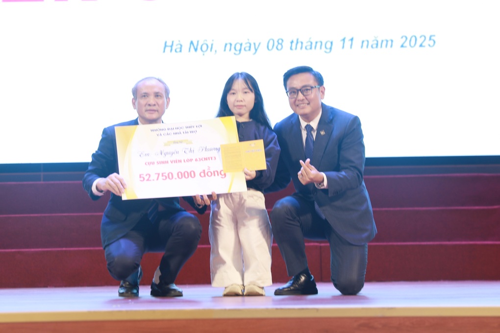 Điều kỳ diệu đến với cô gái tí hon mồ côi cả cha lẫn mẹ - 1 Điều kỳ diệu đến với cô gái tí hon mồ côi cả cha lẫn mẹ - 1