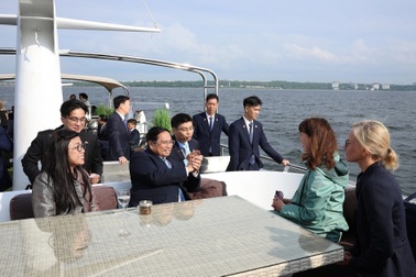 Thủ tướng tìm hiểu mô hình phát huy di sản và phát triển cảng biển ở Estonia