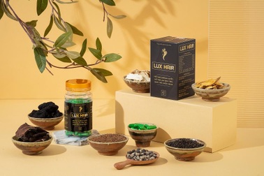 Viên uống Lux Hair "đen tóc phủ bạc" người mắc chứng tóc bạc sớm như thế nào?