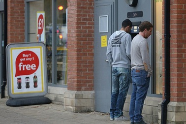 Di Maria không biết rút tiền tại ATM