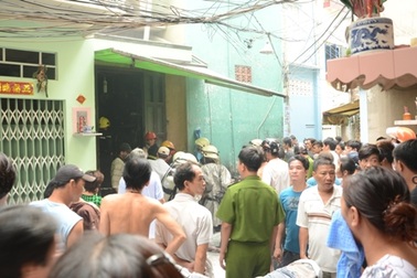 Hàng trăm người bỏ chạy vì sợ bình khí đá phát nổ