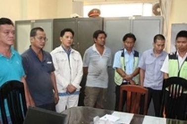 7 đối tượng trộm hàng nghìn lít xăng máy bay của hãng Jetstar Pacific