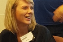 Bị tình cũ và Kanye West “đá xéo”, Taylor Swift bình thản hầu tòa