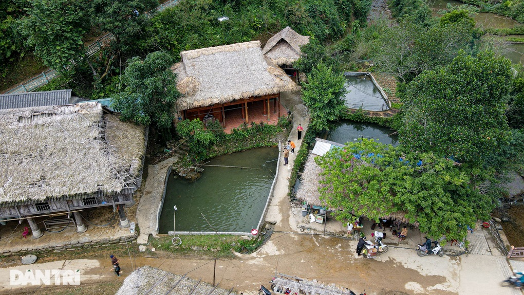 Người Thái ở bản vùng cao Thanh Hóa thoát nghèo nhờ du lịch - 3 Người Thái ở bản vùng cao Thanh Hóa thoát nghèo nhờ du lịch - 3