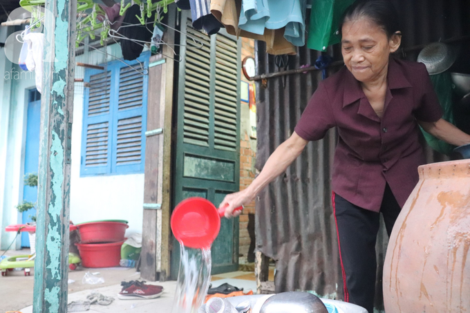 Nụ cười hiền hậu của bà Tuất: 